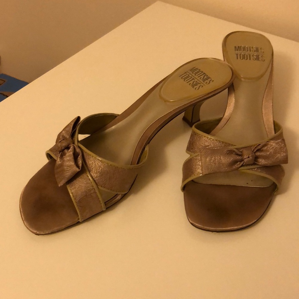 Mootsies Tooties kitten heeled shoes size 9